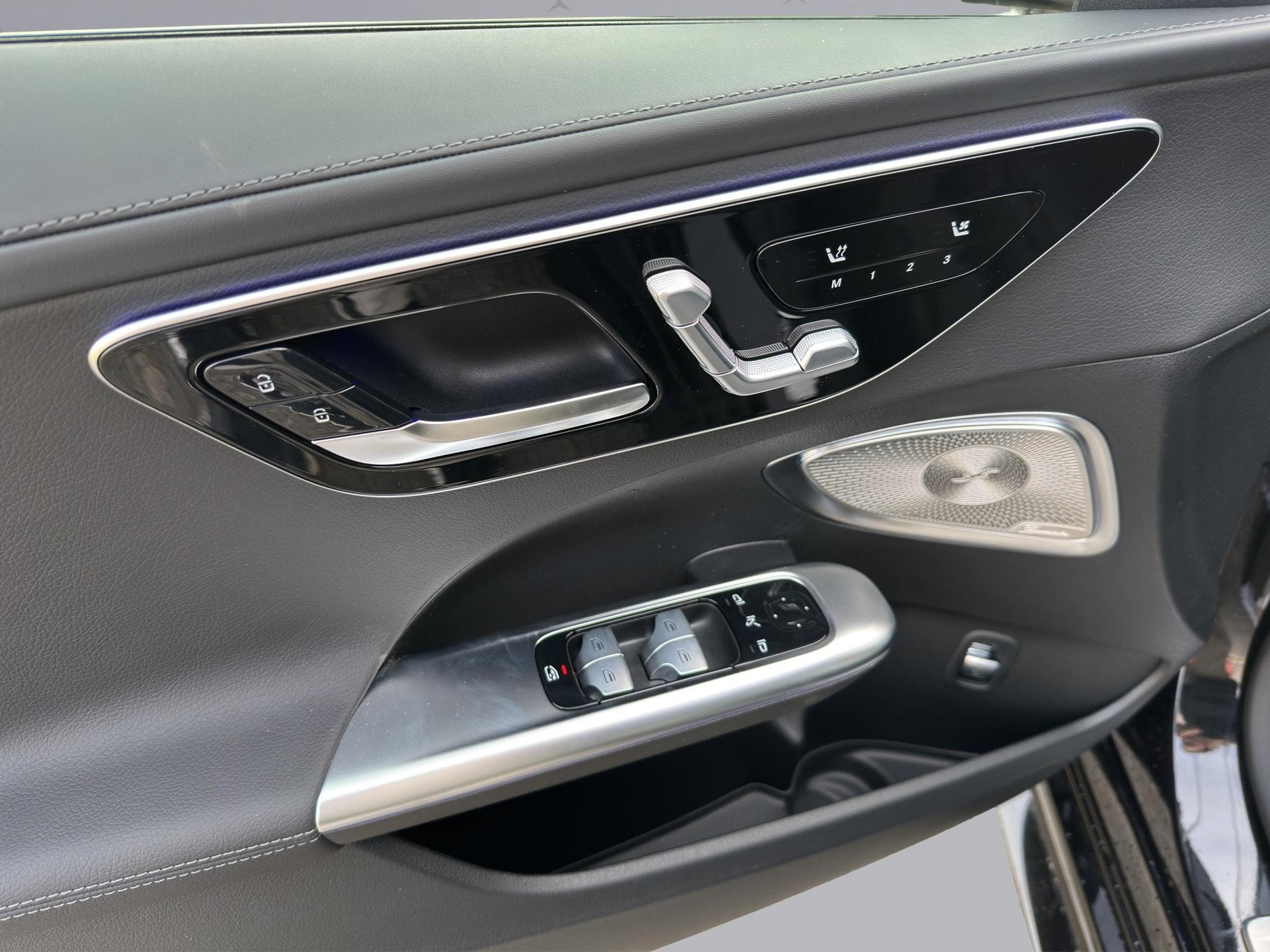 MERCEDES-BENZ C 220 d Swiss Star AMG Line 4matic Kombi-image-10