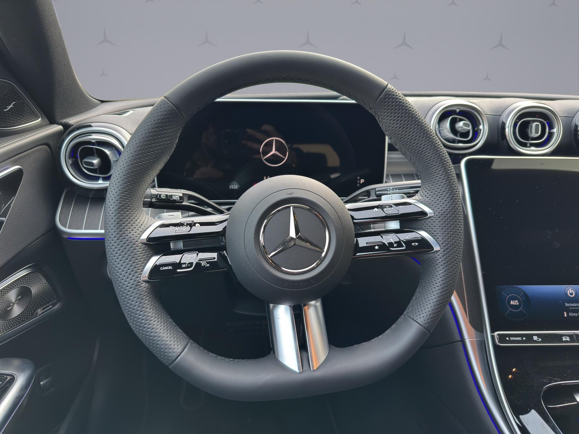 MERCEDES-BENZ C 220 d Swiss Star AMG Line 4matic Kombi-image-11