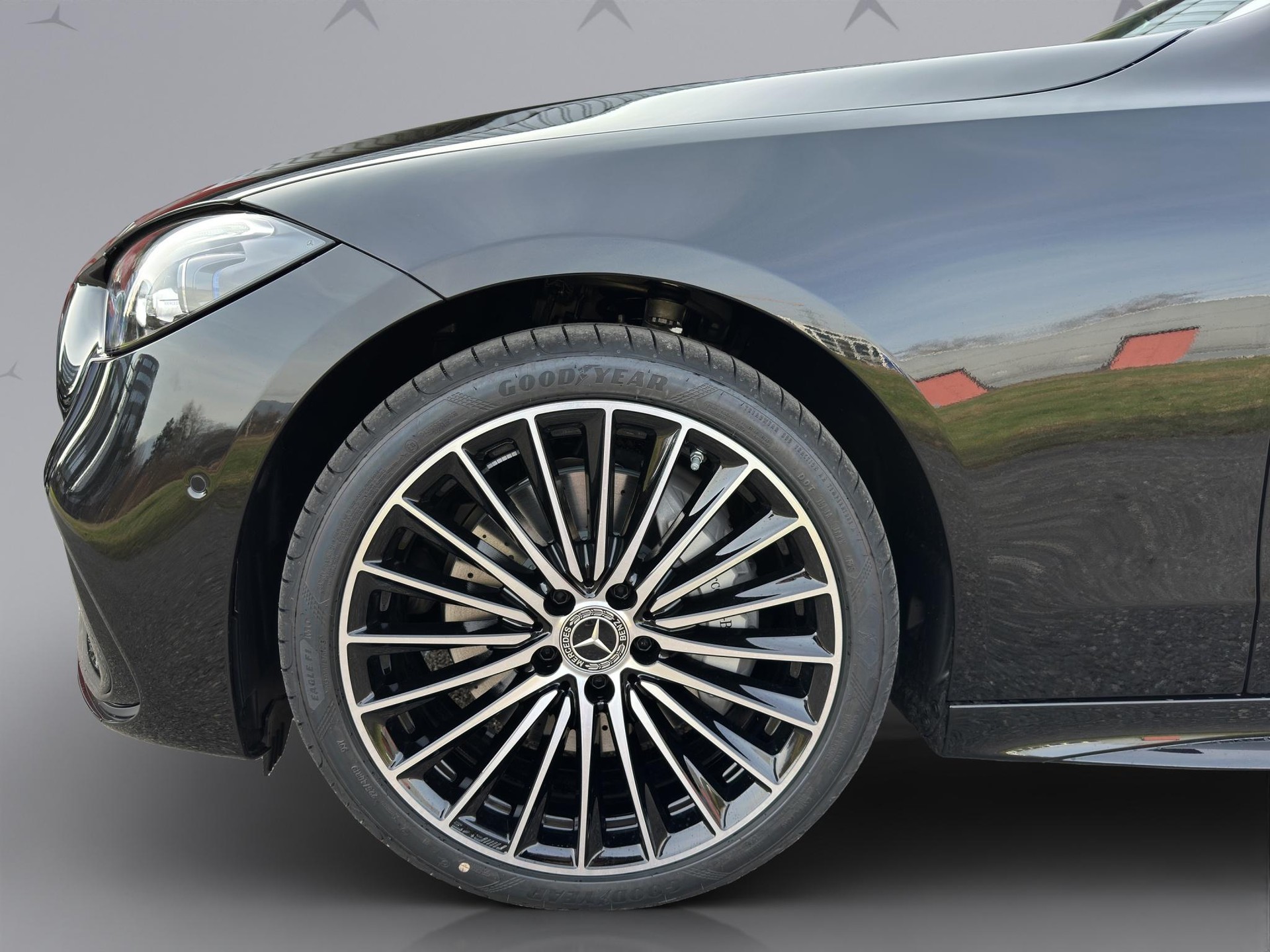 MERCEDES-BENZ C 220 d Swiss Star AMG Line 4matic Kombi-image-2