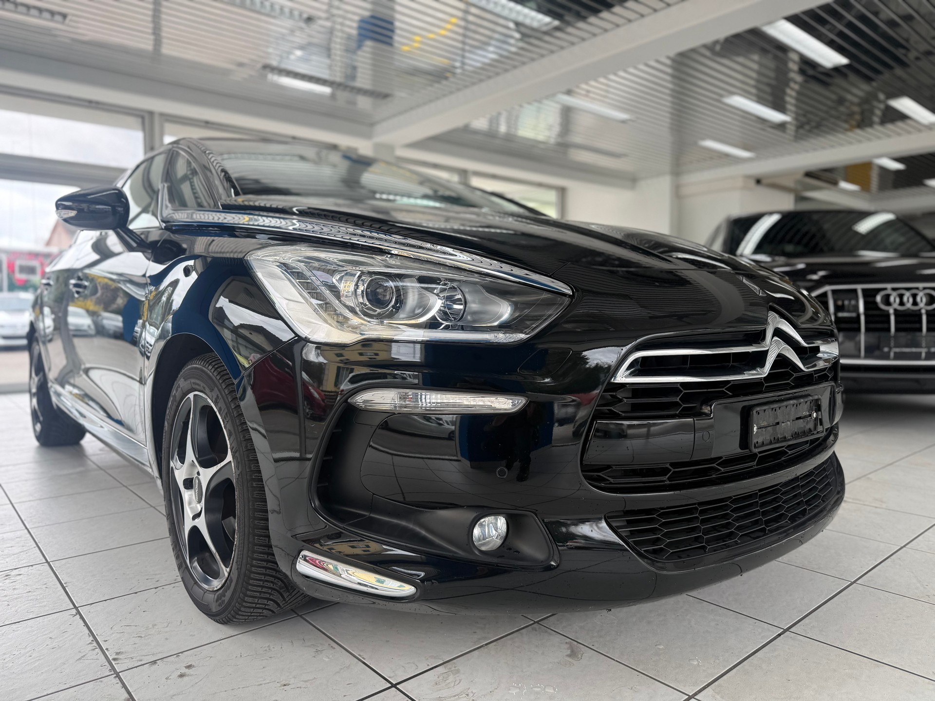 DS AUTOMOBILES DS5 1.6 Turbo Chic Automatic-image-3