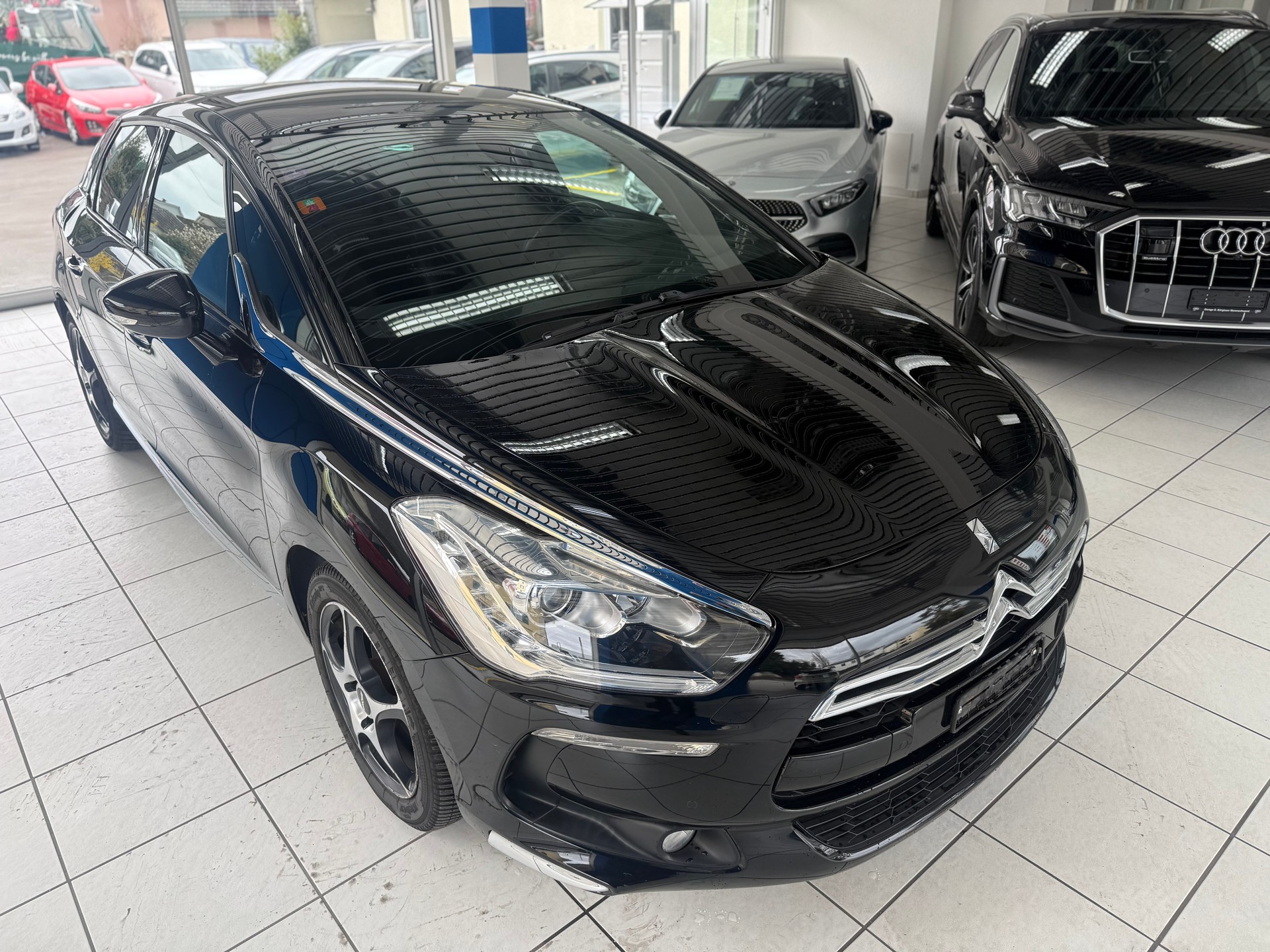 DS AUTOMOBILES DS5 1.6 Turbo Chic Automatic-image-2