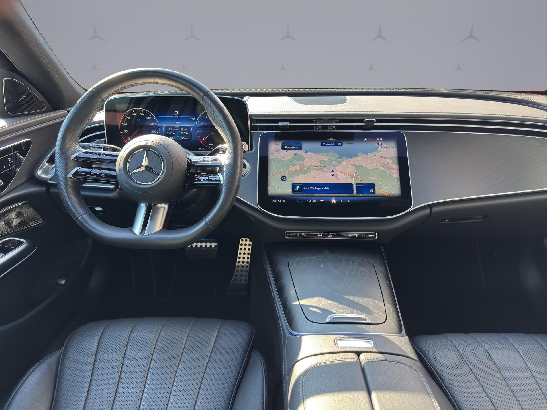 MERCEDES-BENZ E 200 AMG Line 4matic Kombi-image-12