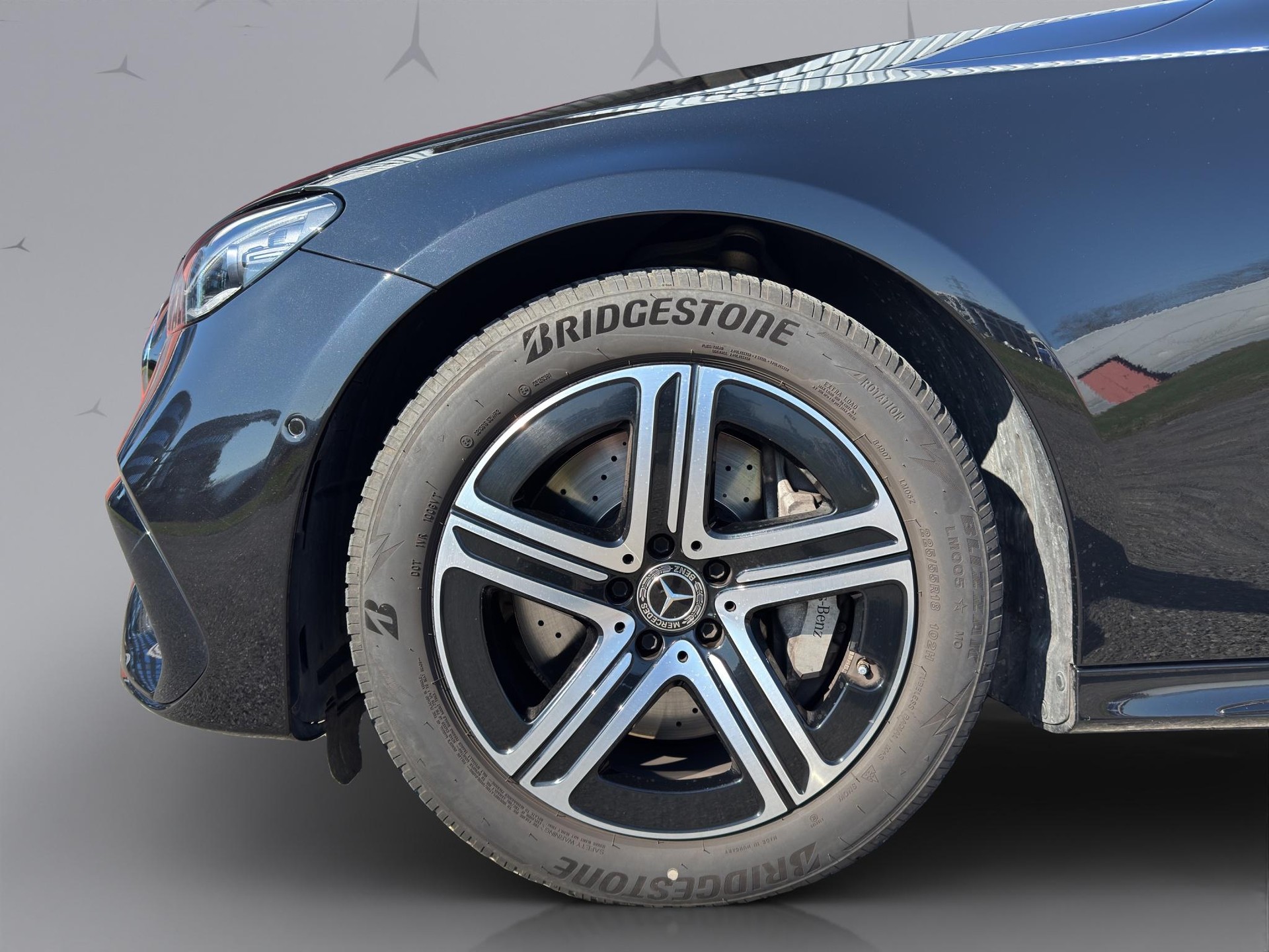 MERCEDES-BENZ E 200 AMG Line 4matic Kombi-image-2