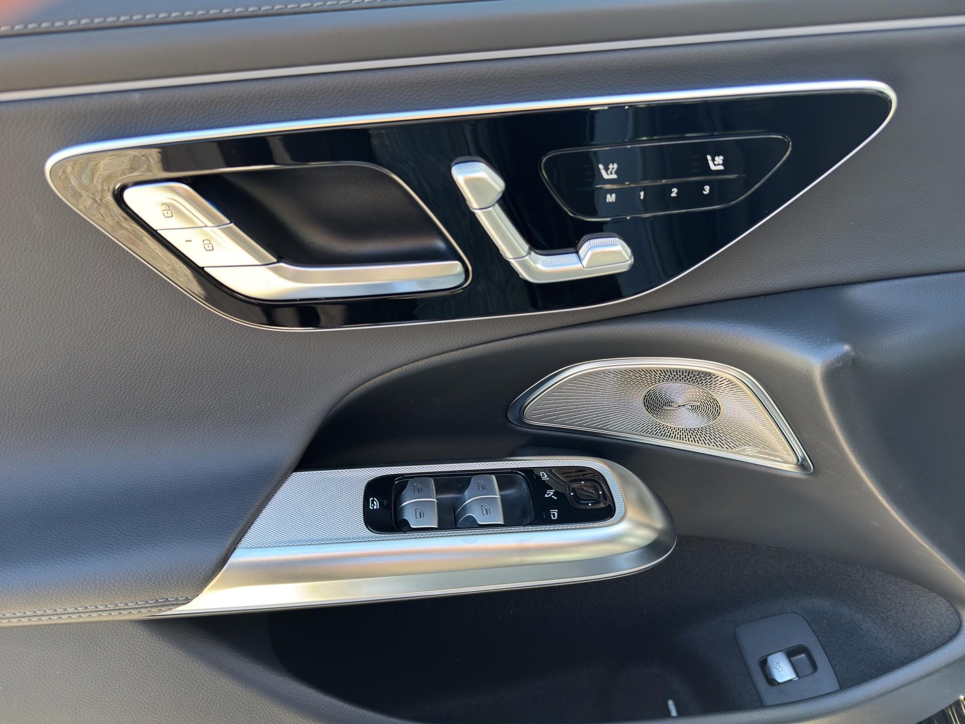 MERCEDES-BENZ E 200 AMG Line 4matic Kombi-image-9