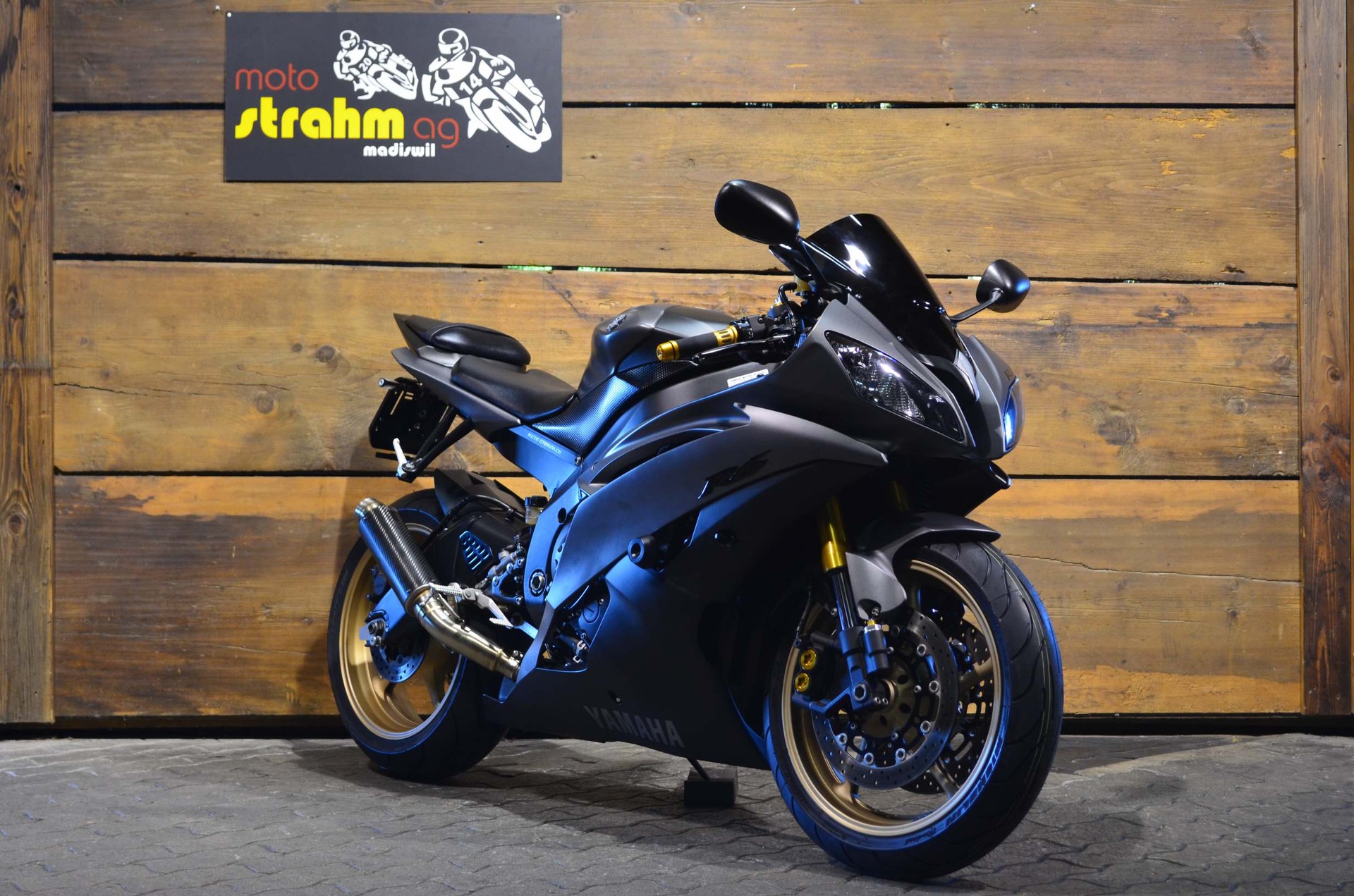 YAMAHA YZF-R6
