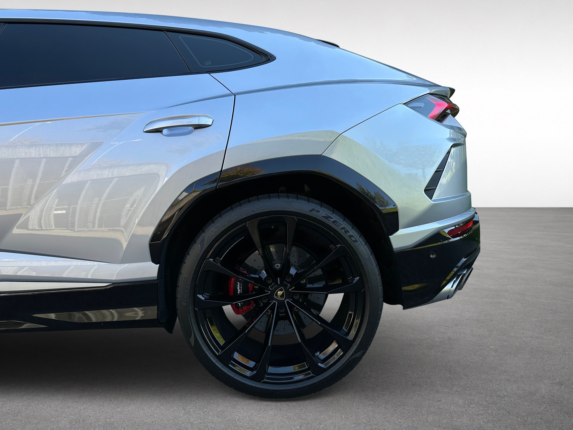 LAMBORGHINI Urus E-Gear-image-4