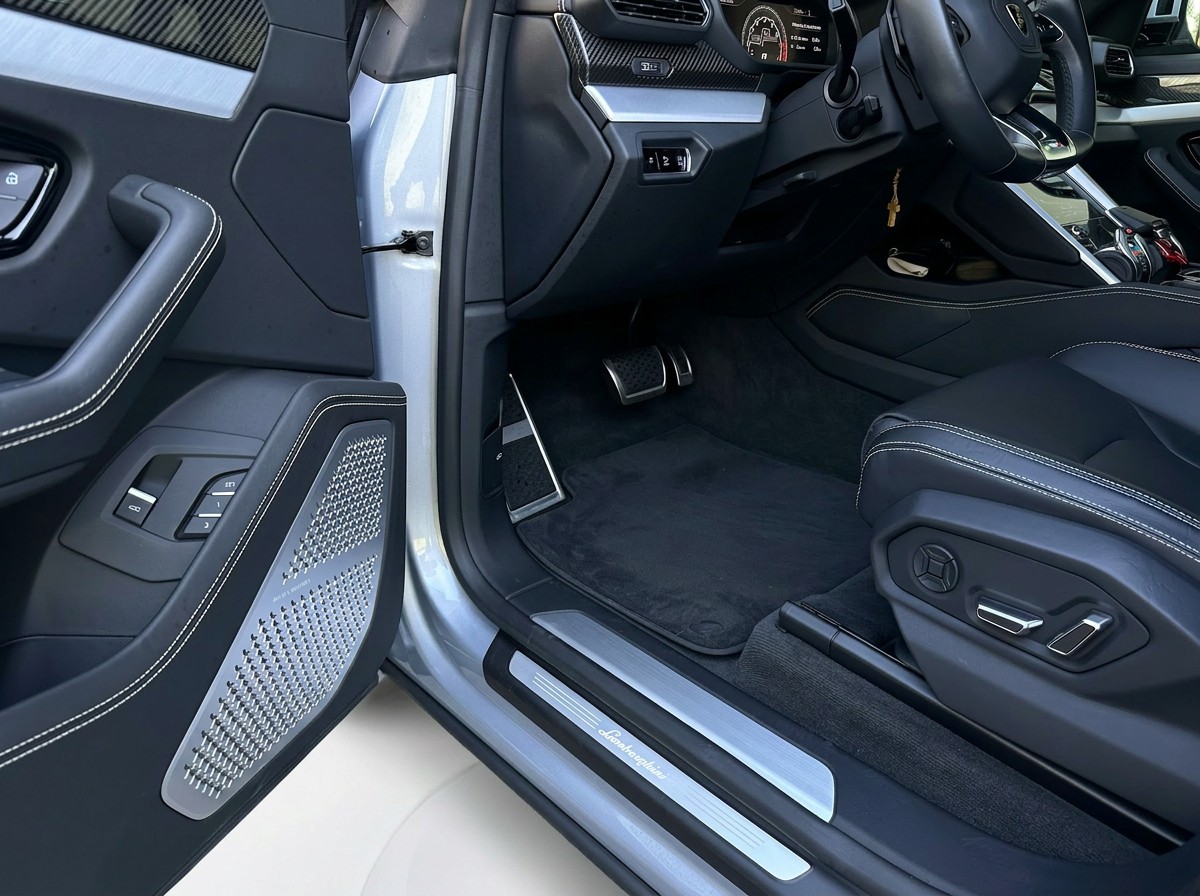 LAMBORGHINI Urus E-Gear-image-10
