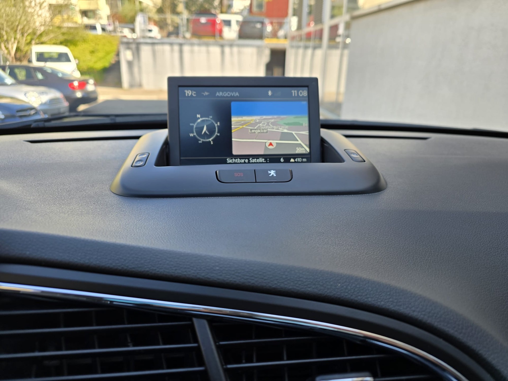 PEUGEOT 5008 1.6 BlueHDi Sensation Tiptronic-image-4