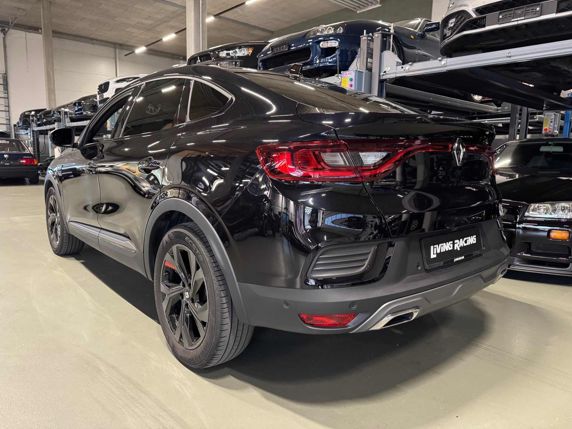 RENAULT Arkana 1.6 E-Tech R.S.Line-image-2
