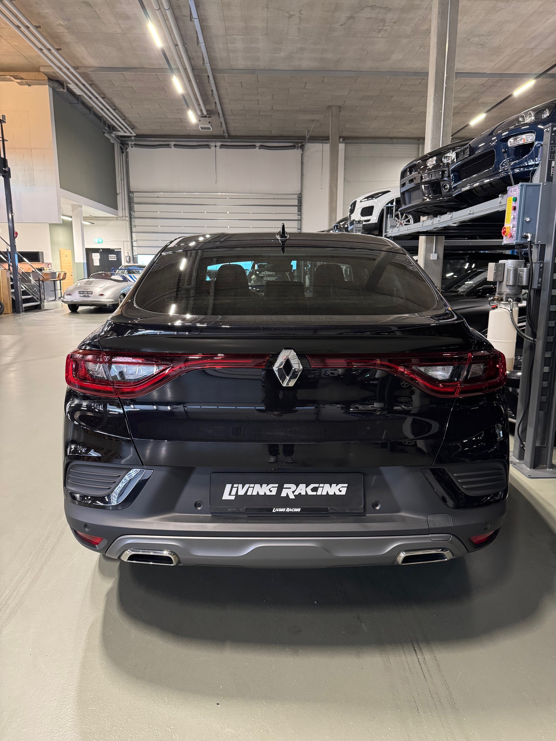 RENAULT Arkana 1.6 E-Tech R.S.Line-image-3