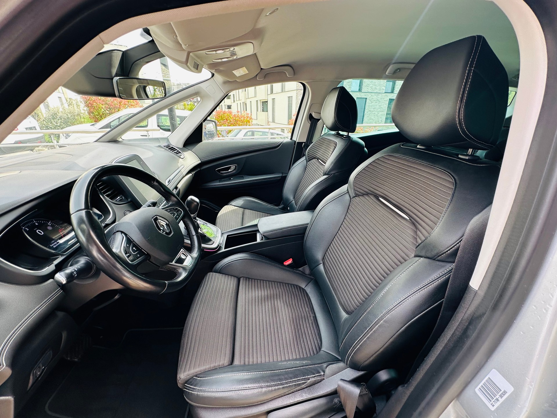 RENAULT Grand Scénic 1.3 16V Turbo Initiale Paris EDC-image-10