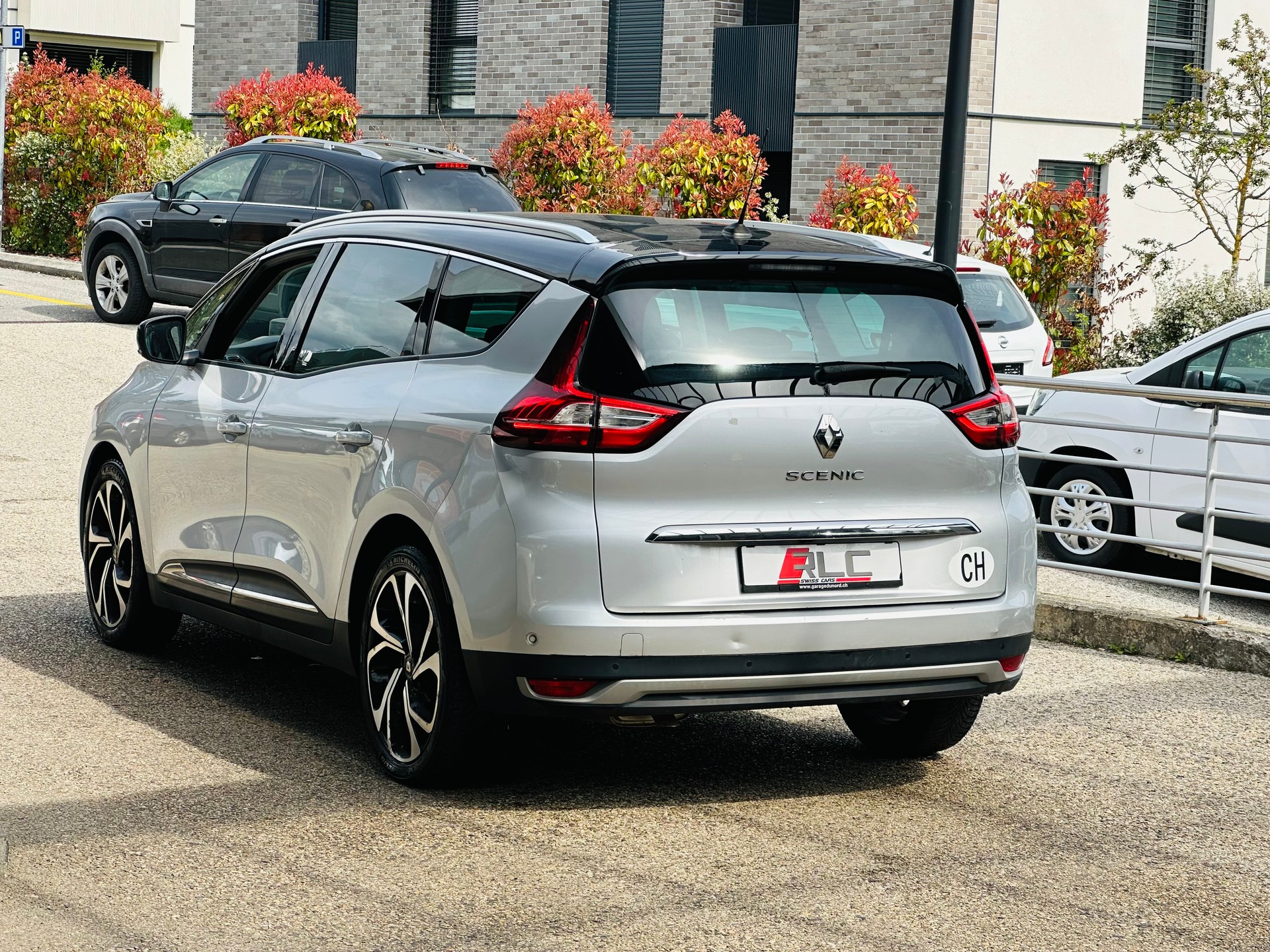 RENAULT Grand Scénic 1.3 16V Turbo Initiale Paris EDC-image-9