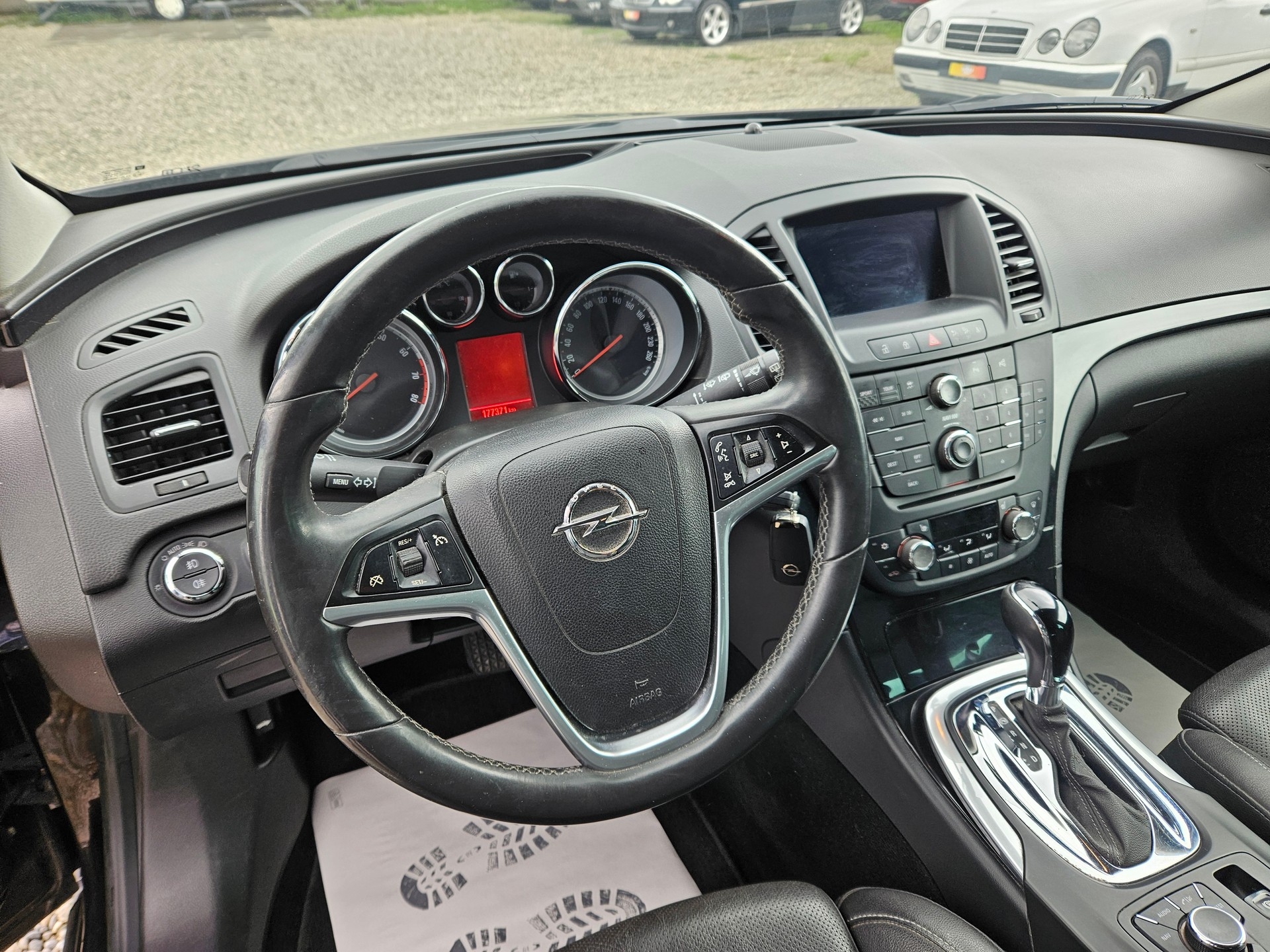 OPEL Insignia ST 2.0 Turbo Cosmo 4WD Aut.-image-12