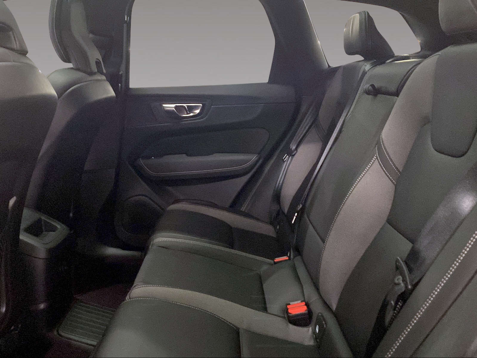VOLVO XC60 2.0 T8 TE XCENTRIC Black Edition eAWD-image-6