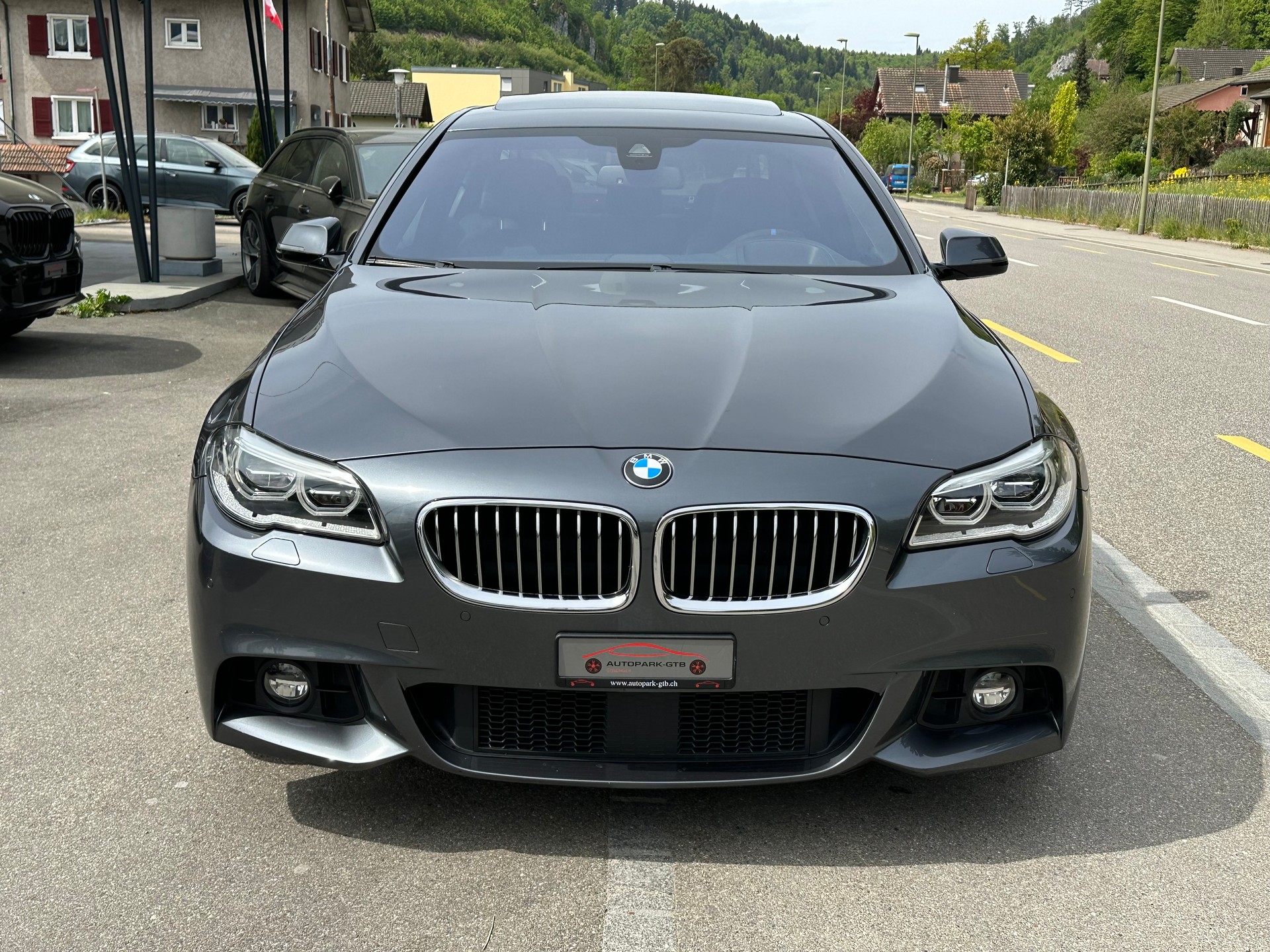 BMW 535d xDrive Steptronic-showroom-element-2