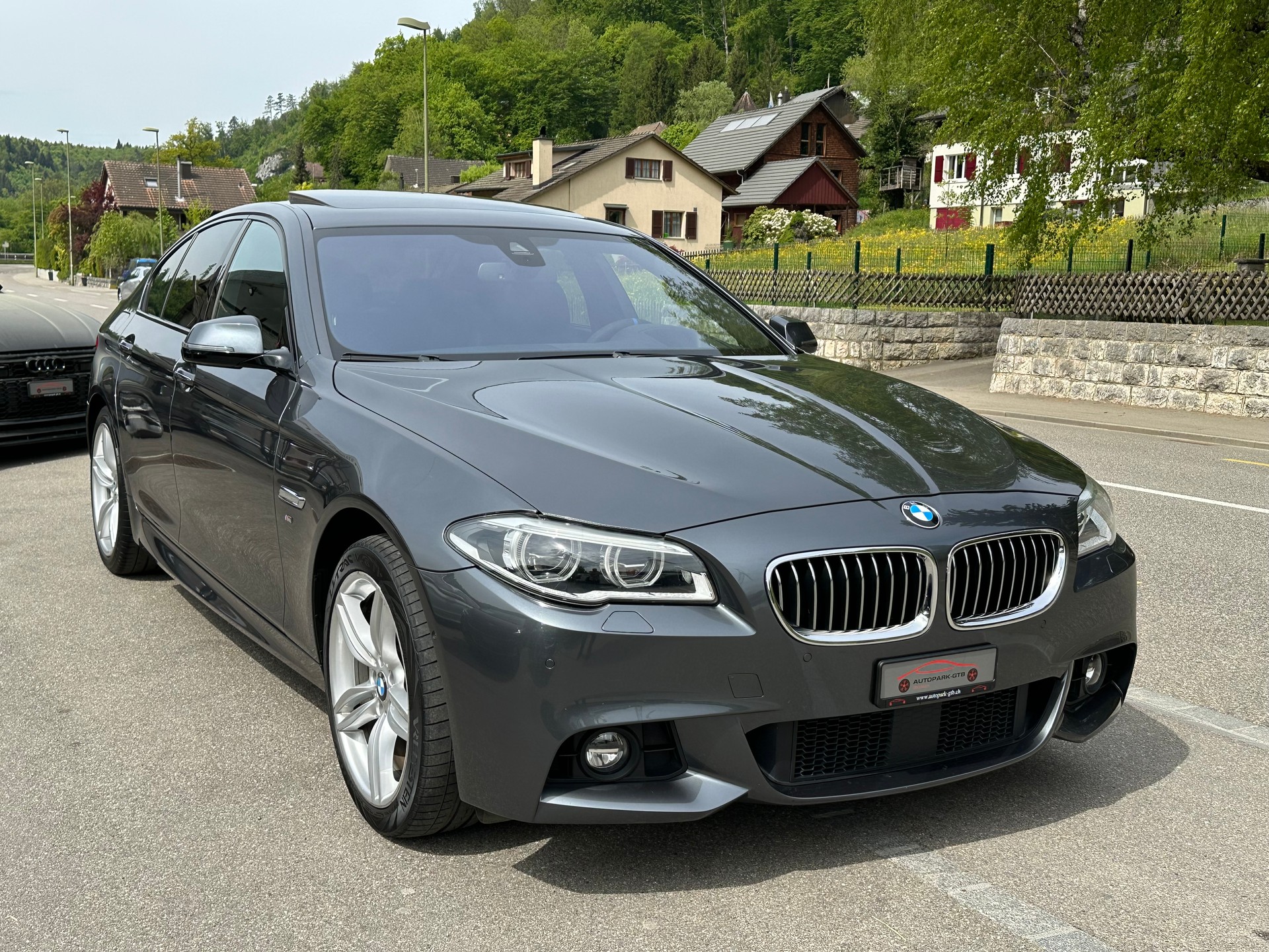 BMW 535d xDrive Steptronic-showroom-element-1