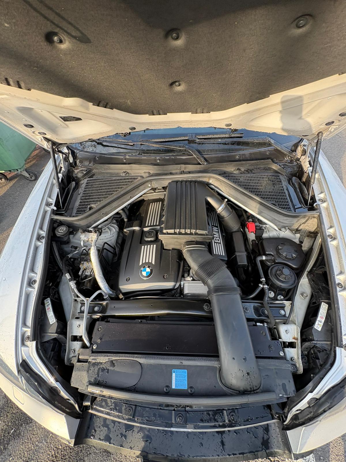BMW 3.0si-image-2