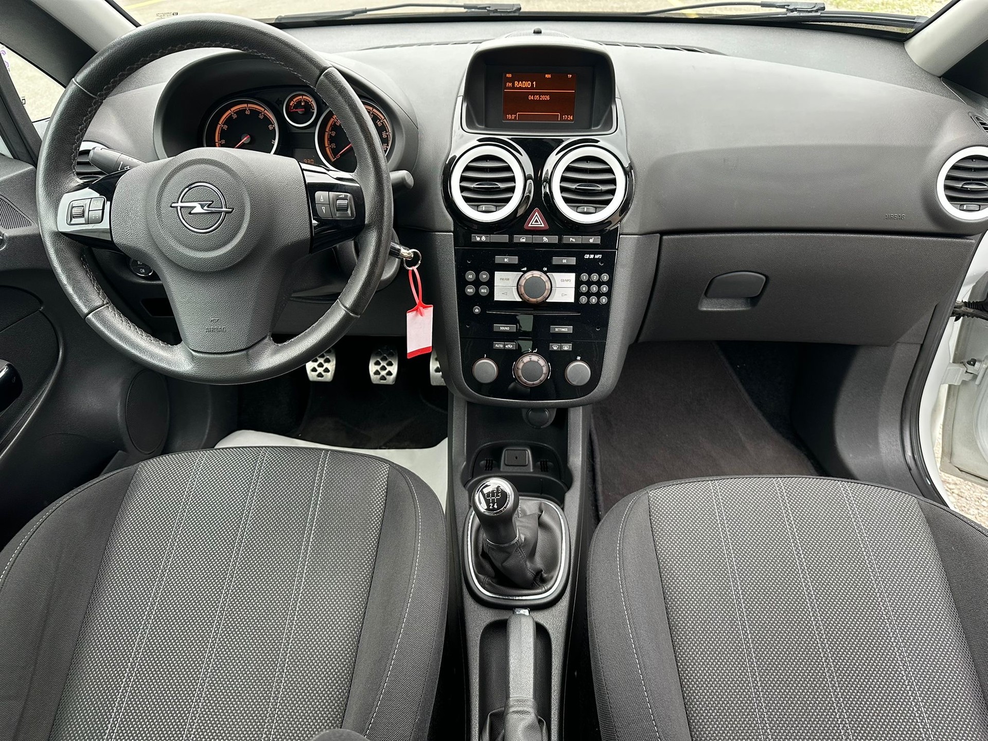 OPEL Corsa 1.4 TP Color Edition-image-13