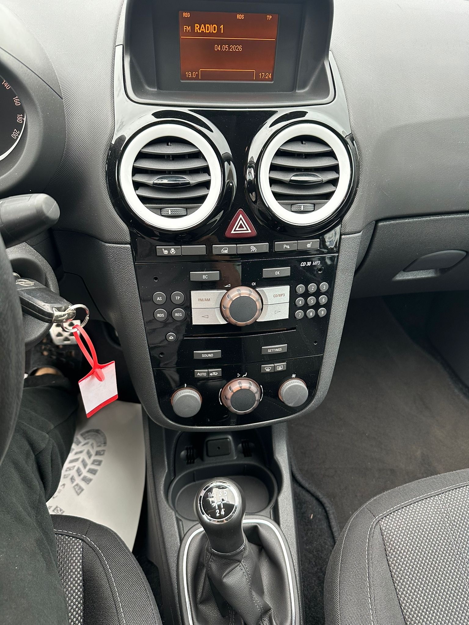 OPEL Corsa 1.4 TP Color Edition-image-11