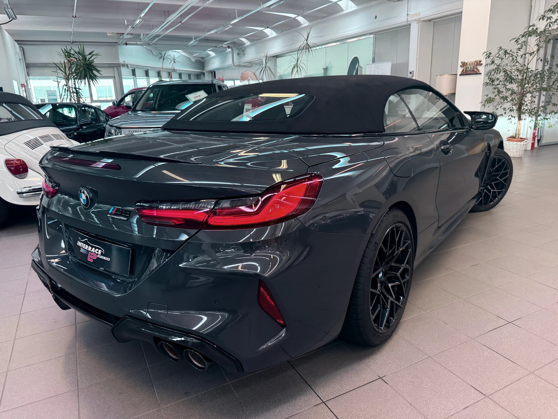 BMW M8 xDrive M Competition Steptronic-image-6