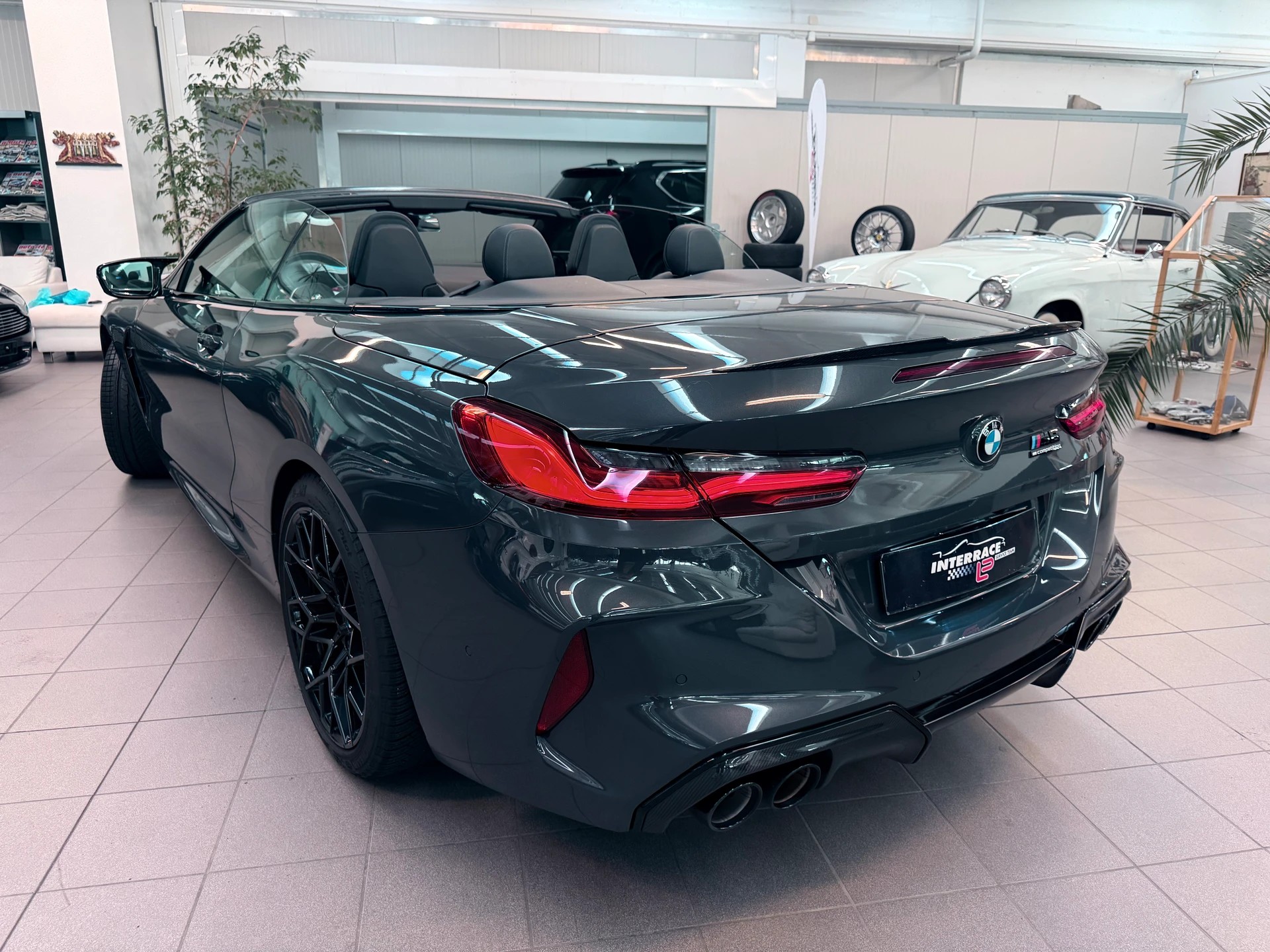BMW M8 xDrive M Competition Steptronic-image-5