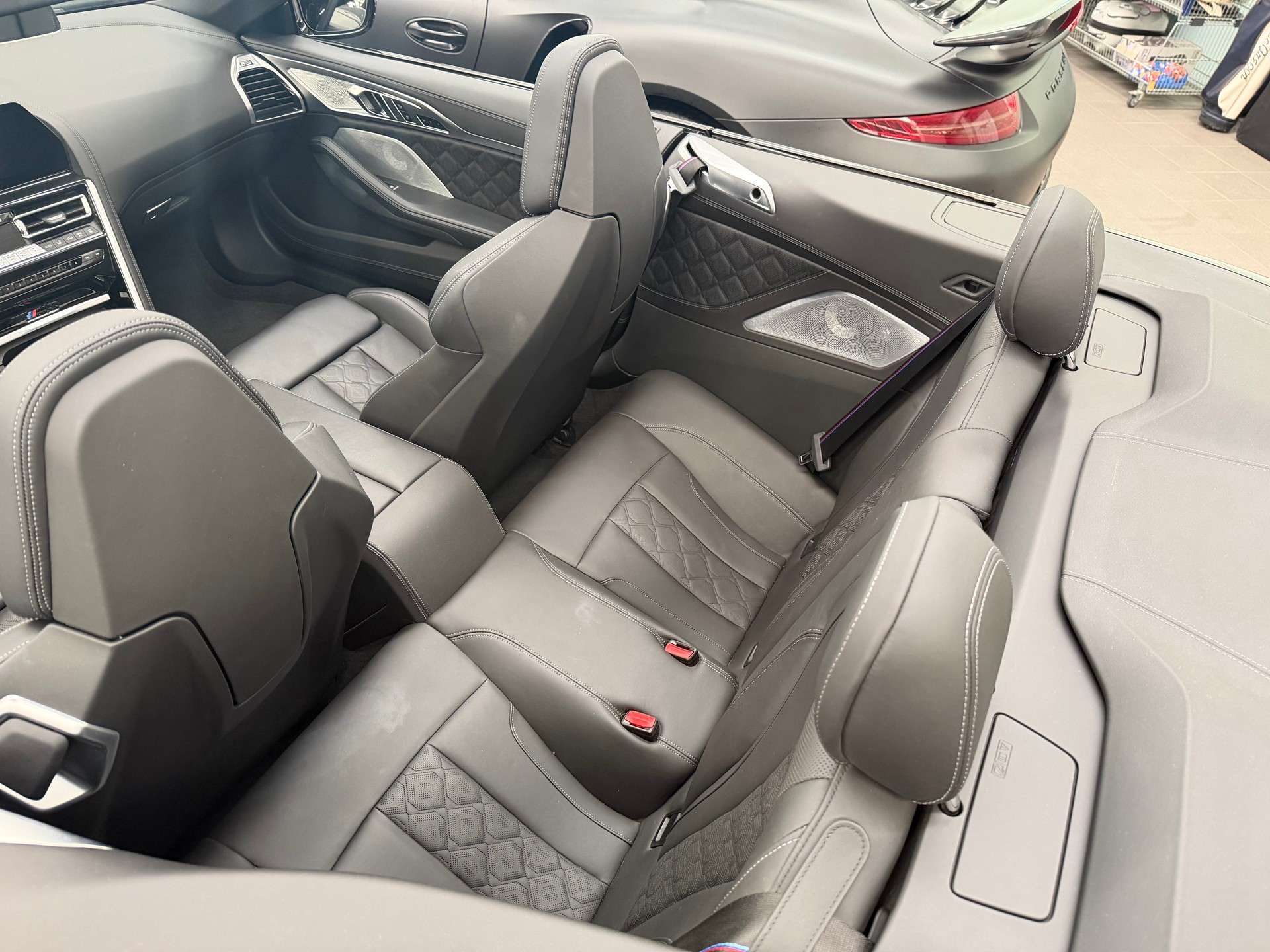 BMW M8 xDrive M Competition Steptronic-image-10
