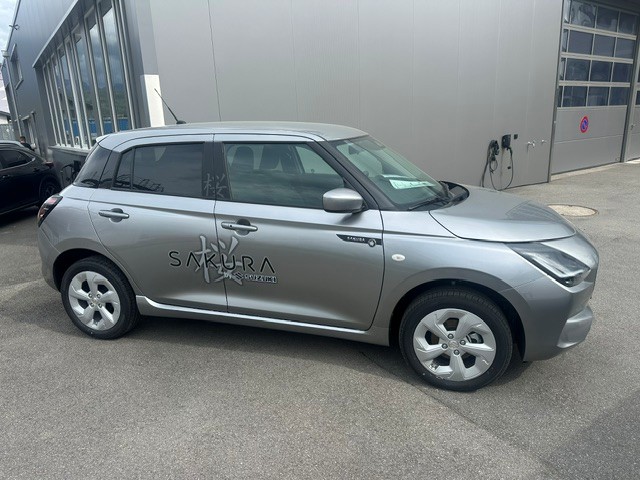 SUZUKI Swift 1.2 Sakura Hybrid 4x4-image-2