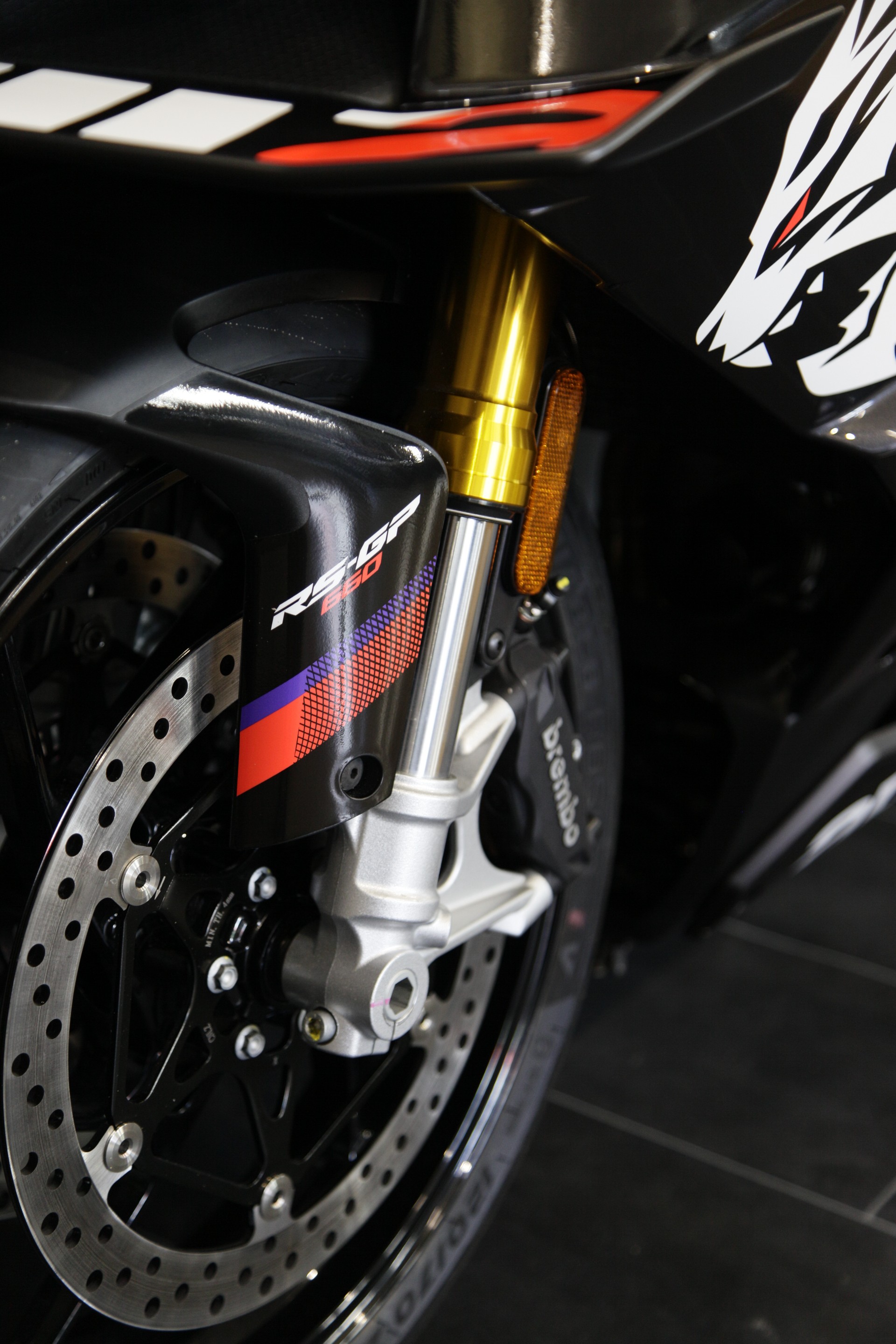 APRILIA RS GP 660 Bezzechi black Rims E5+ (105ps)-image-8