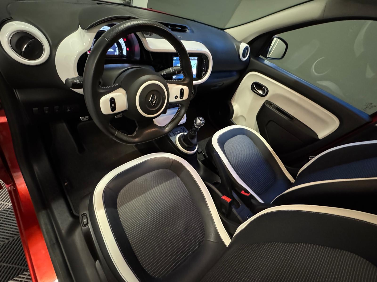 RENAULT Twingo 0.9 90th Anniversary-showroom-element-1