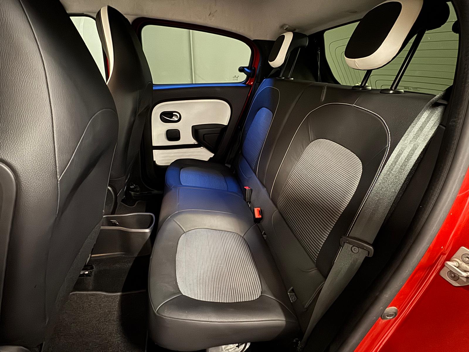 RENAULT Twingo 0.9 90th Anniversary-image-11