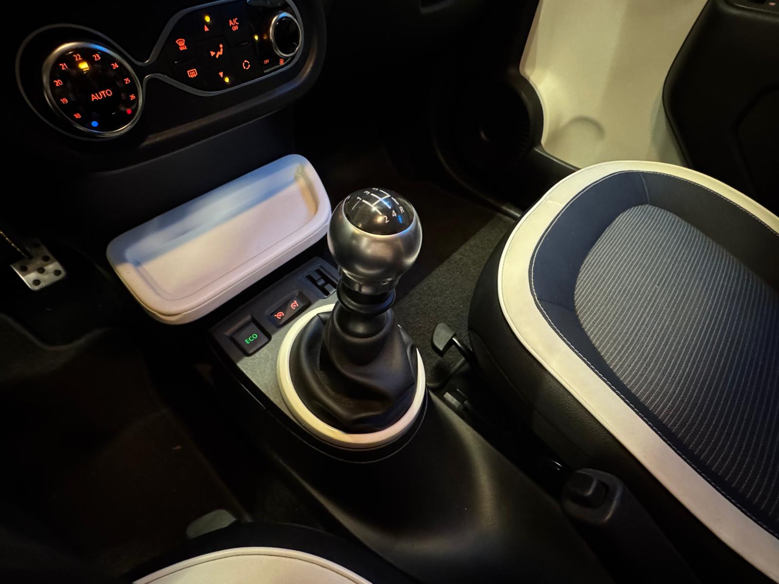RENAULT Twingo 0.9 90th Anniversary-image-22