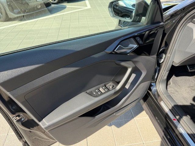 AUDI A1 allstreet 30 TFSI Attraction S-tronic-image-10
