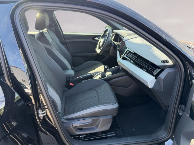 AUDI A1 allstreet 30 TFSI Attraction S-tronic-image-16