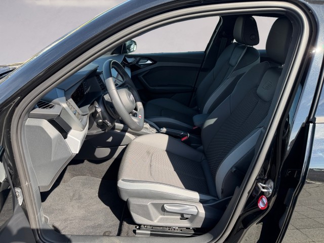 AUDI A1 allstreet 30 TFSI Attraction S-tronic-image-9