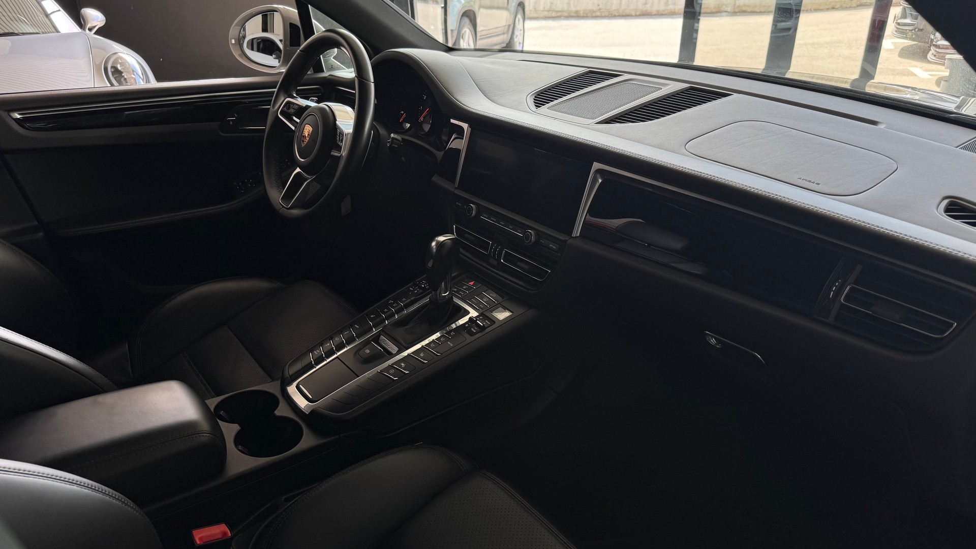 PORSCHE Macan S PDK-image-8
