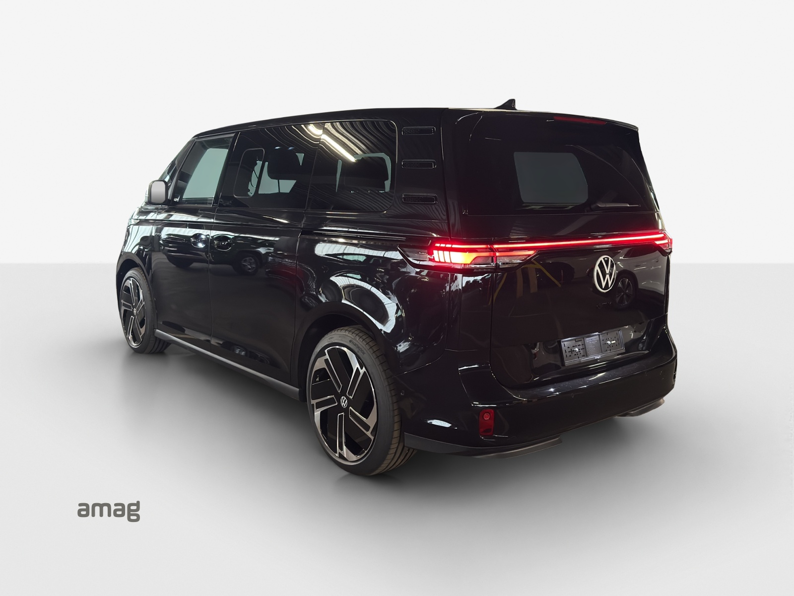 VW ID.Buzz NWB GTX 4 Motion-image-2