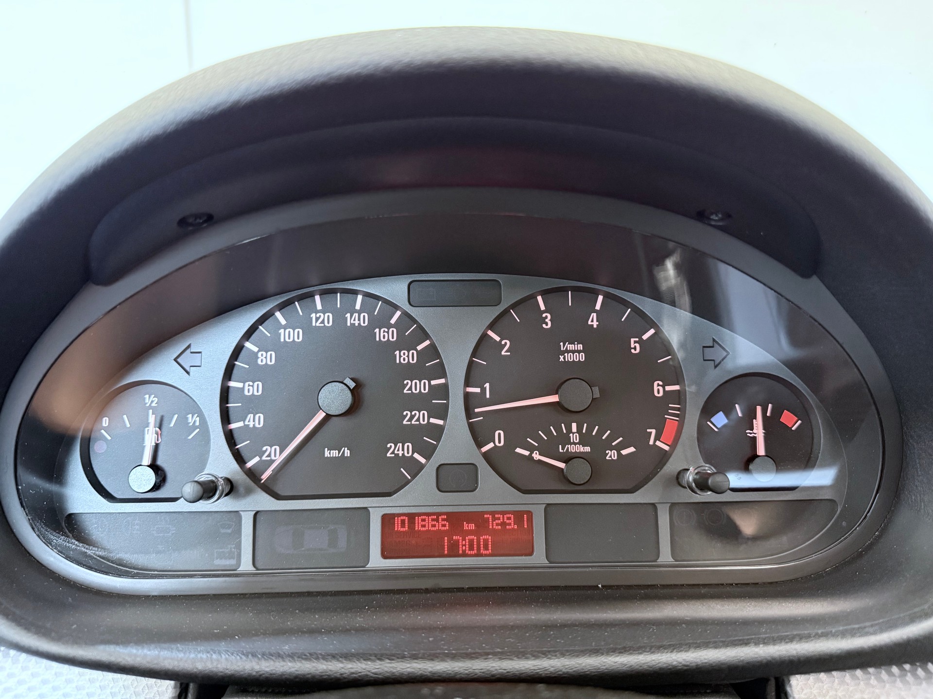 BMW 325 ti Compact-image-22