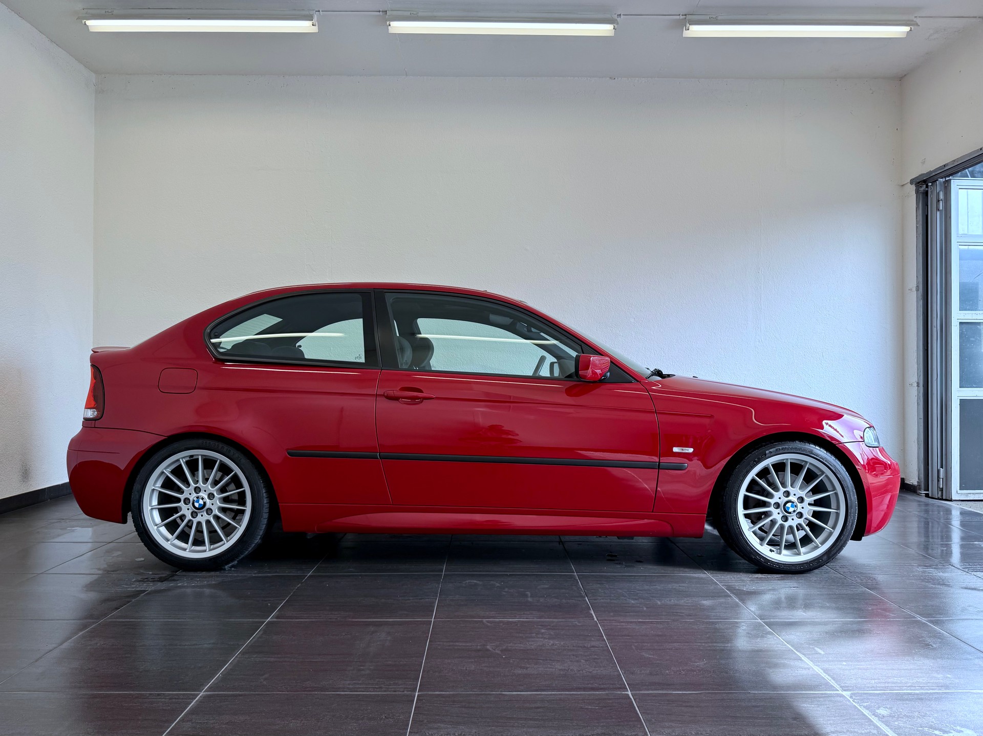 BMW 325 ti Compact-image-4