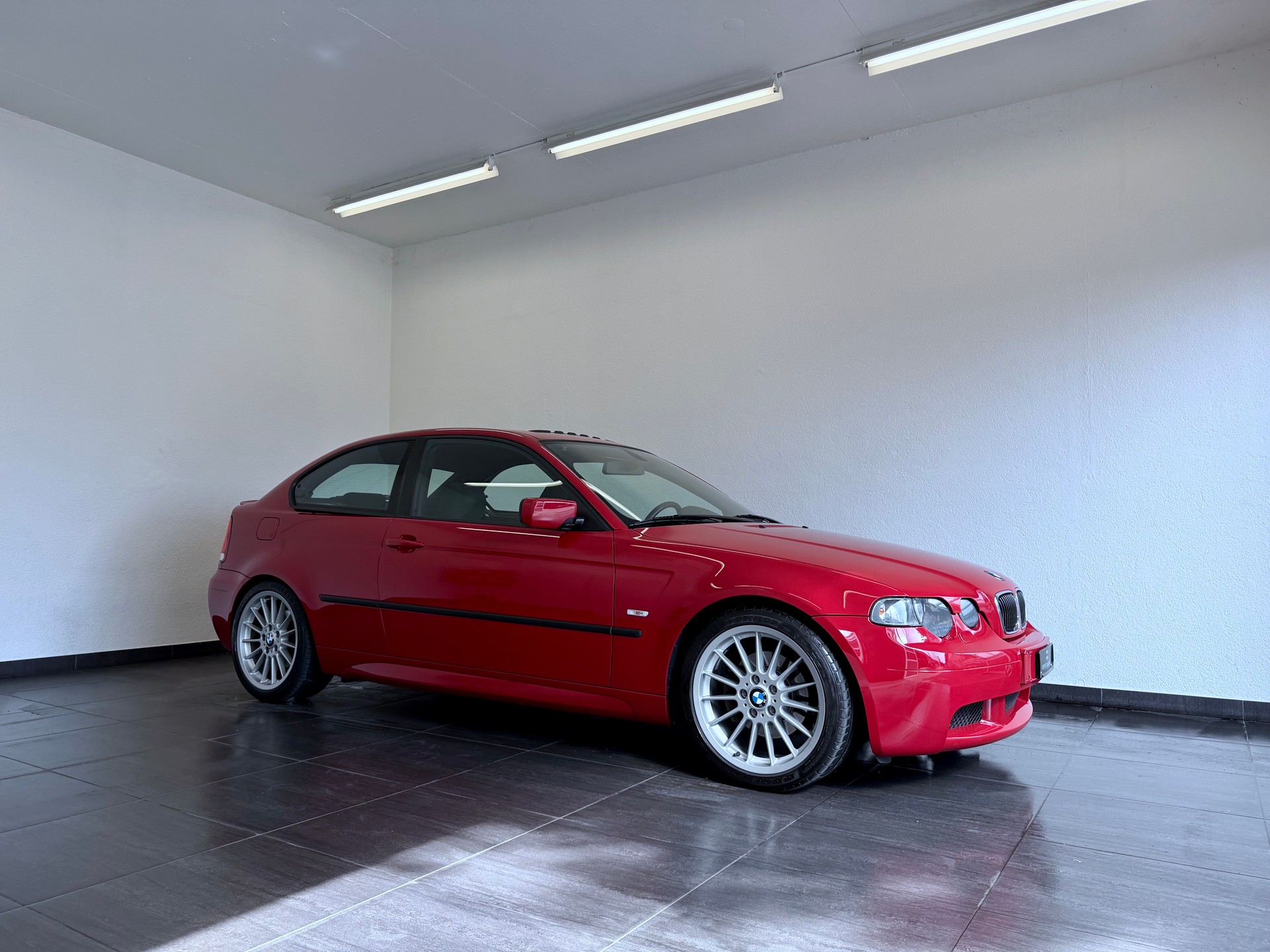 BMW 325 ti Compact-image-0
