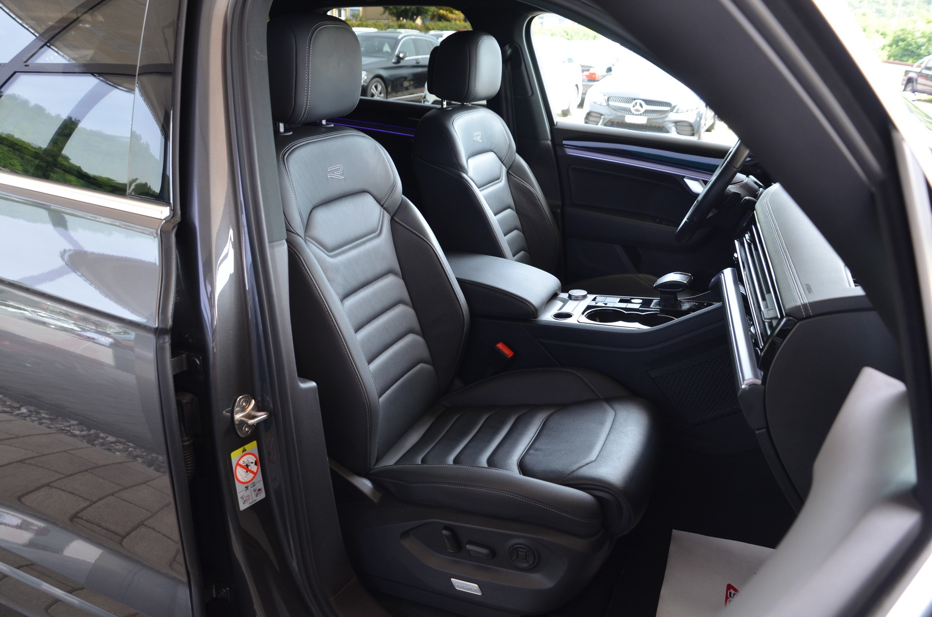 VW Touareg 3.0 TDI R Line Tiptronic*Ab MFK,VW Werksgarantie bis 26.01.2028 oder 100'000km*-image-14