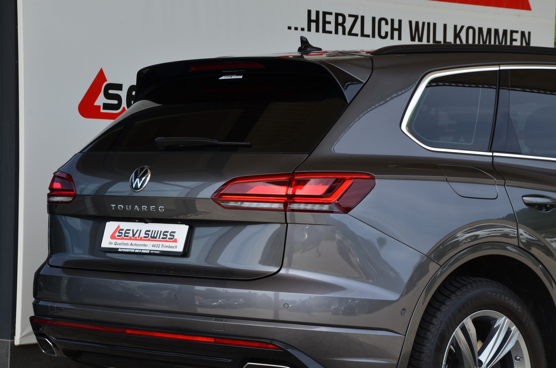 VW Touareg 3.0 TDI R Line Tiptronic*Ab MFK,VW Werksgarantie bis 26.01.2028 oder 100'000km*-image-5