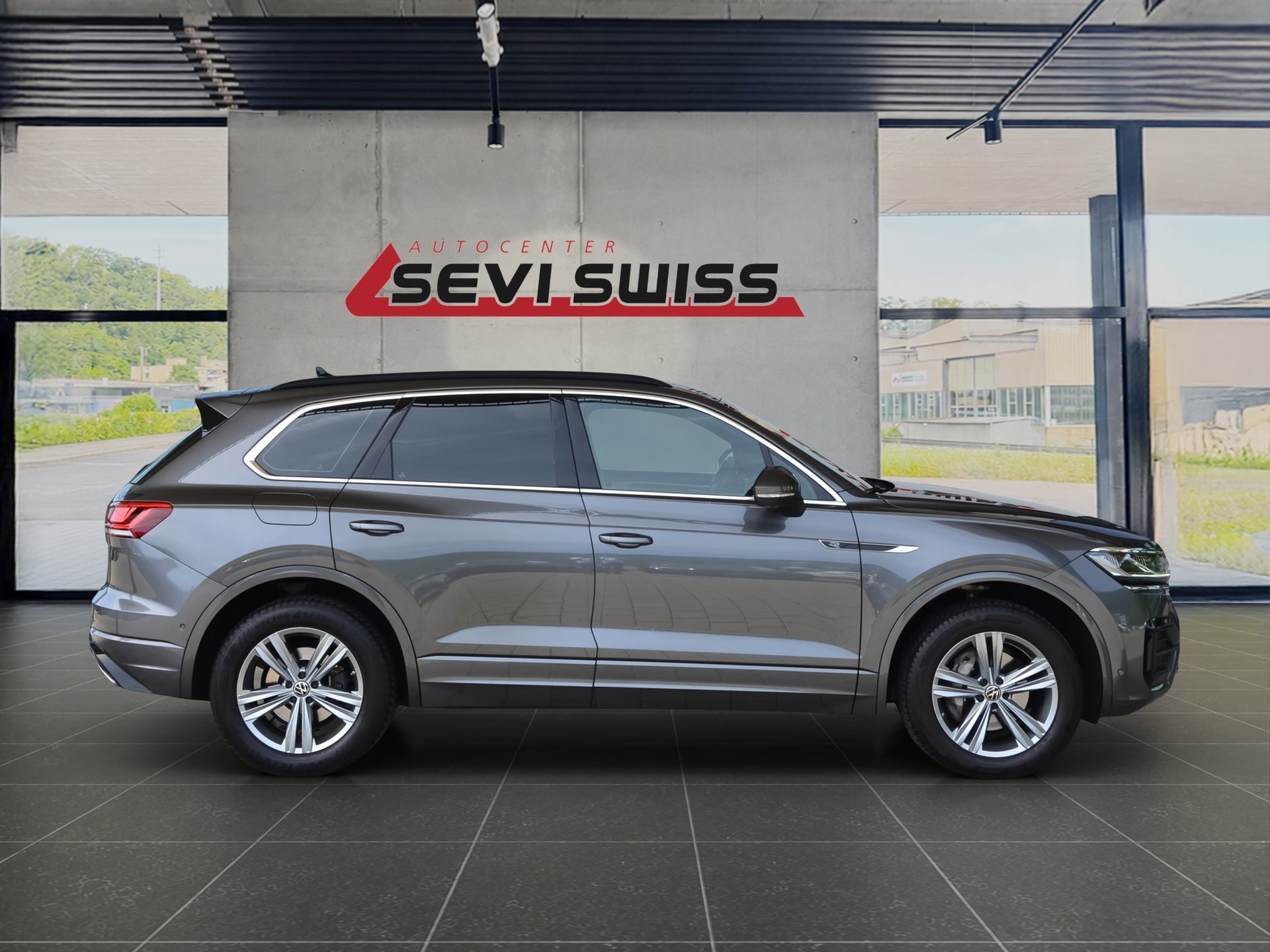 VW Touareg 3.0 TDI R Line Tiptronic*Ab MFK,VW Werksgarantie bis 26.01.2028 oder 100'000km*-image-1