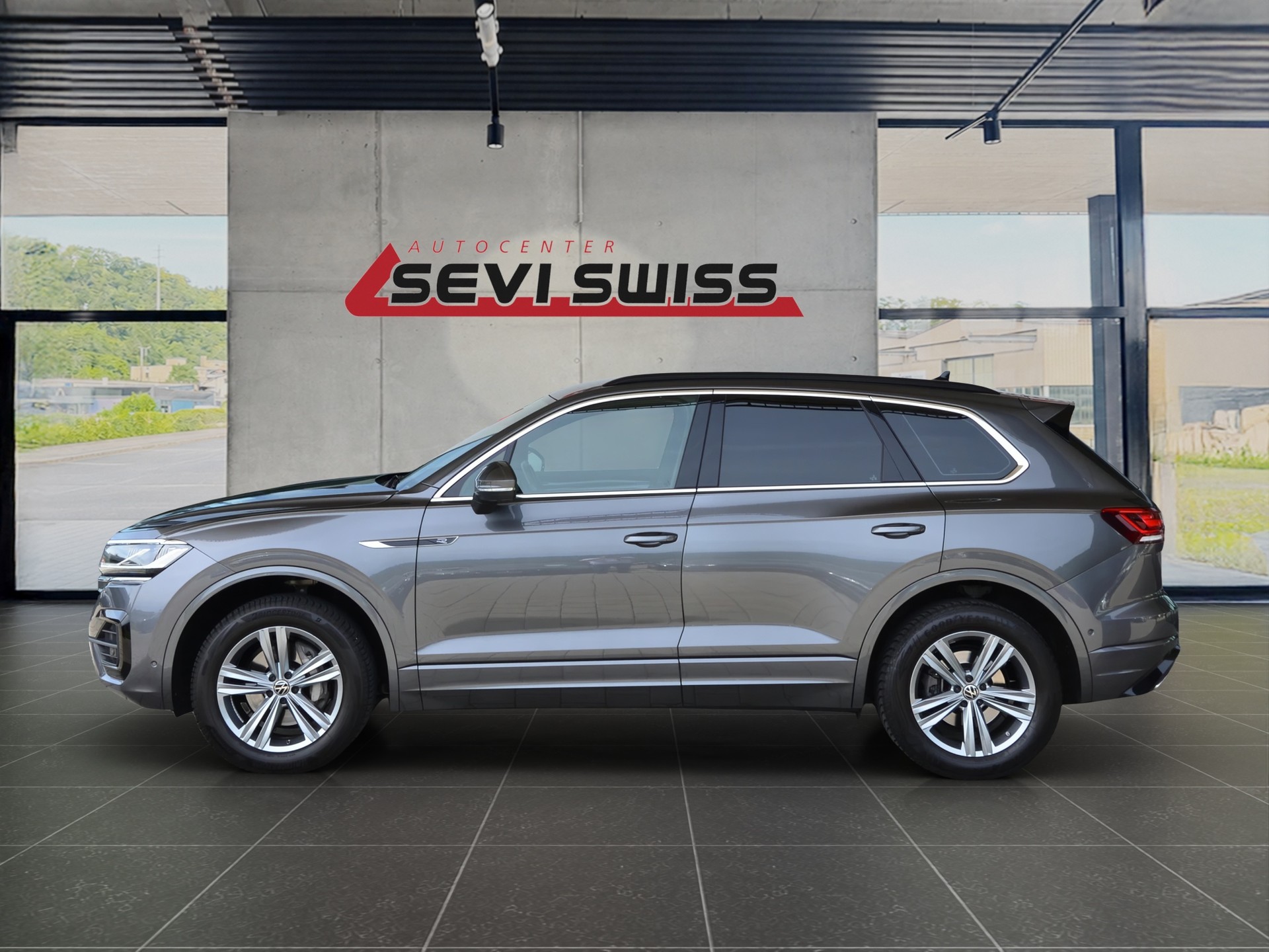 VW Touareg 3.0 TDI R Line Tiptronic*Ab MFK,VW Werksgarantie bis 26.01.2028 oder 100'000km*-image-4