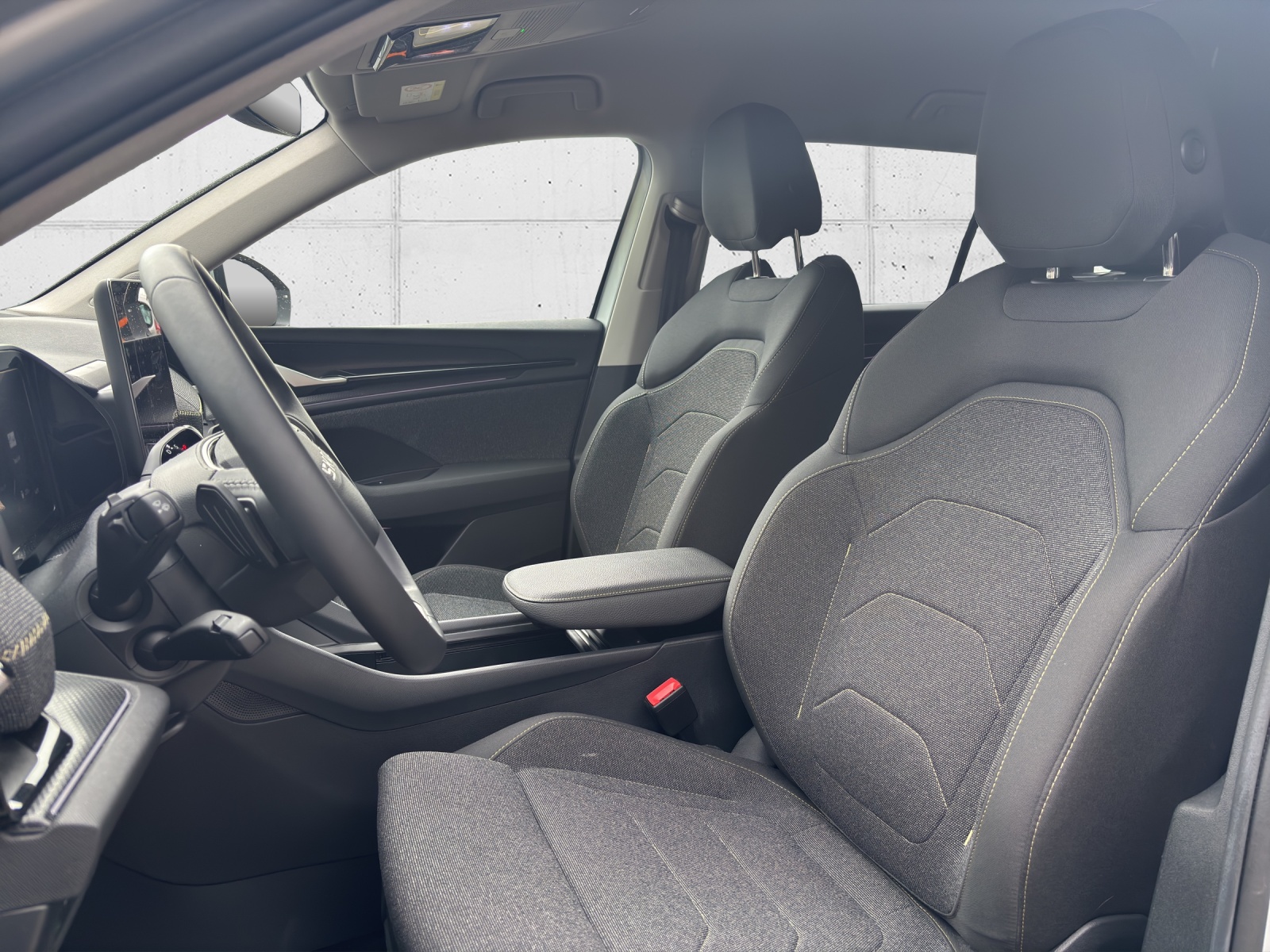 SKODA New Kodiaq 2.0 TSI Selection 4x4 7-Sitzer mit AHK, fortl. Werksgarantie-image-25