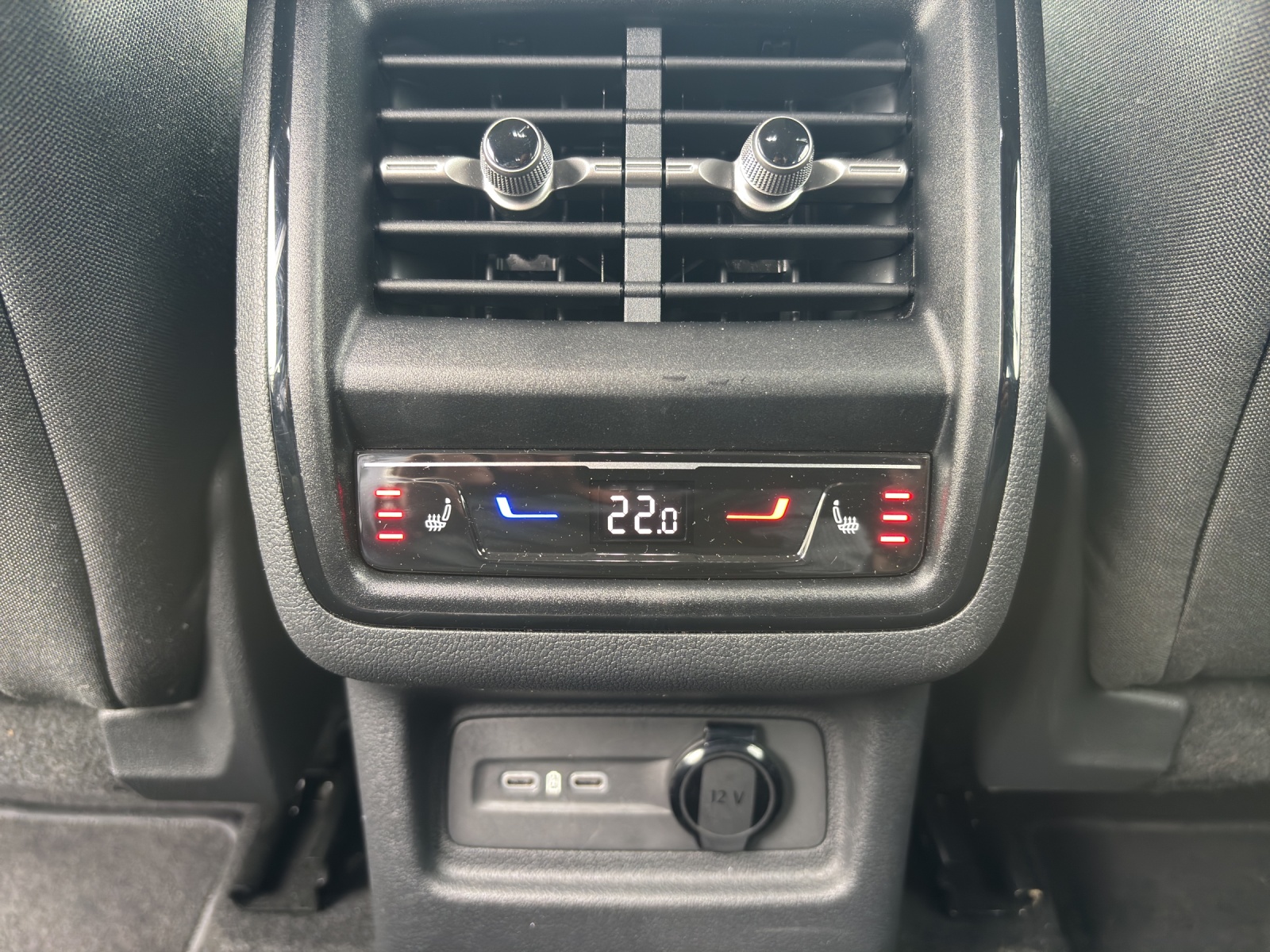 SKODA New Kodiaq 2.0 TSI Selection 4x4 7-Sitzer mit AHK, fortl. Werksgarantie-image-29