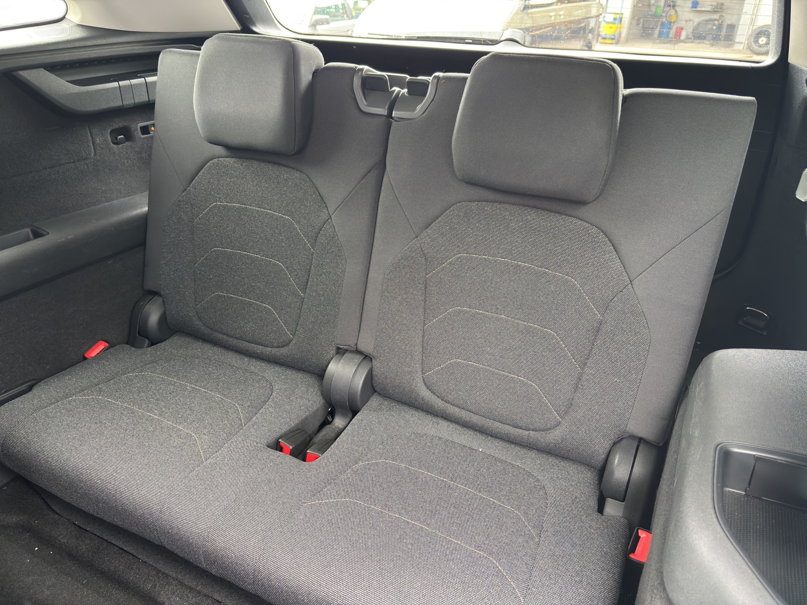 SKODA New Kodiaq 2.0 TSI Selection 4x4 7-Sitzer mit AHK, fortl. Werksgarantie-image-28
