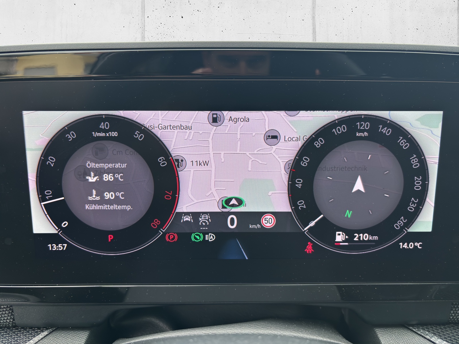 SKODA New Kodiaq 2.0 TSI Selection 4x4 7-Sitzer mit AHK, fortl. Werksgarantie-image-16