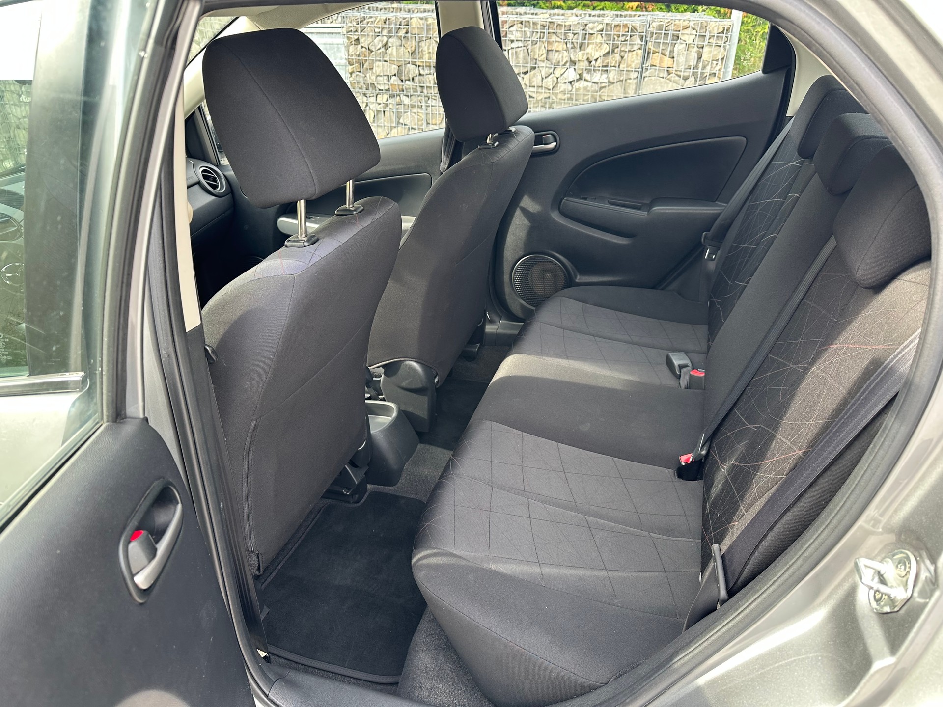 MAZDA 2 1.5i 16V Exclusive Automatic-image-2