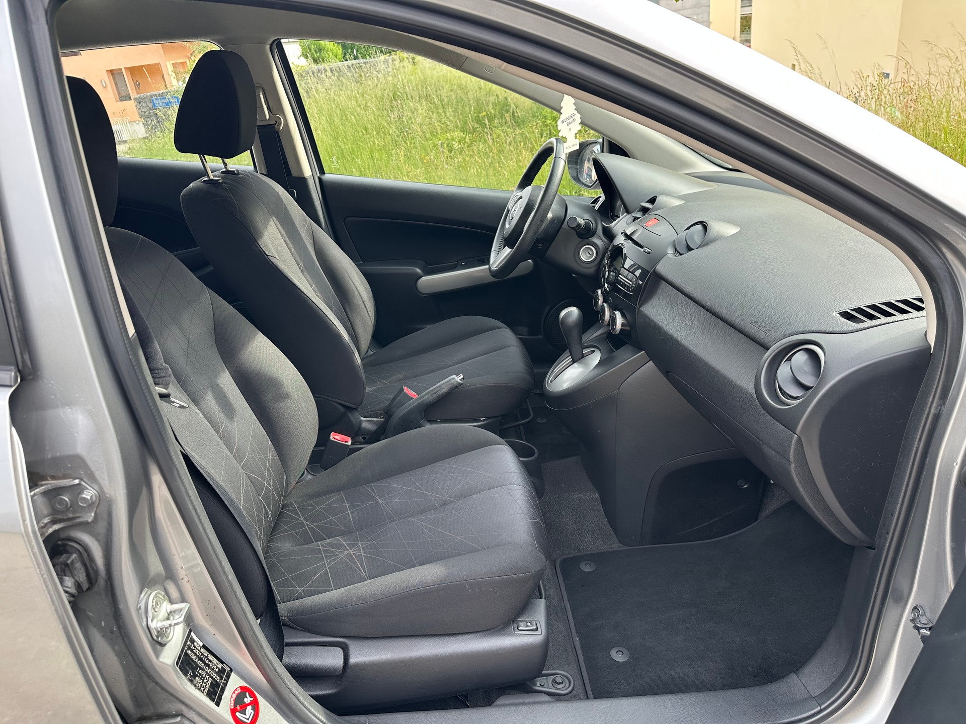 MAZDA 2 1.5i 16V Exclusive Automatic-image-9