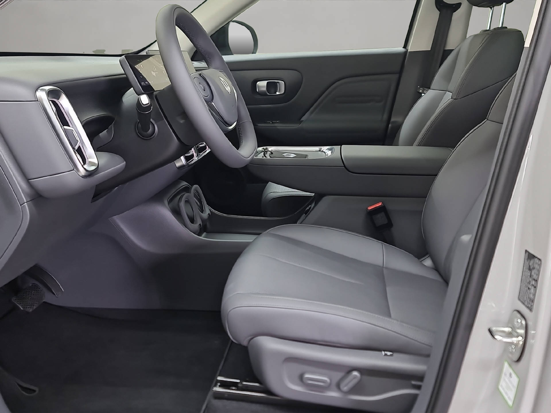 LEAPMOTOR B10 1.5 Hybrid EV-image-5
